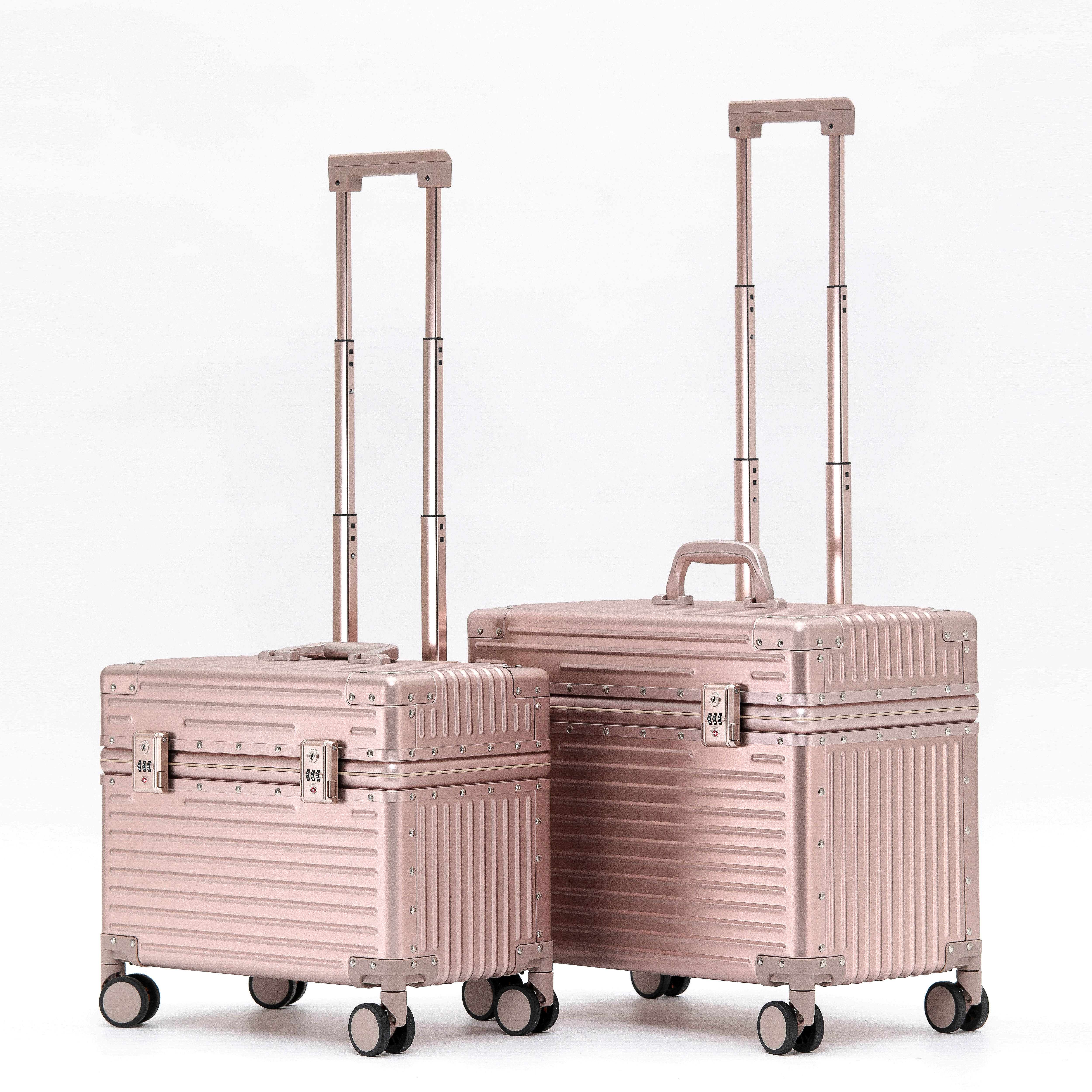 Ce tipuri de materiale sunt disponibile pentru a alege pentru valiză?